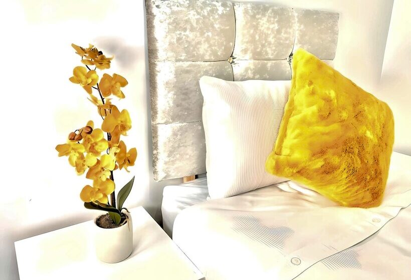 פנסיון Kunda House Madeley