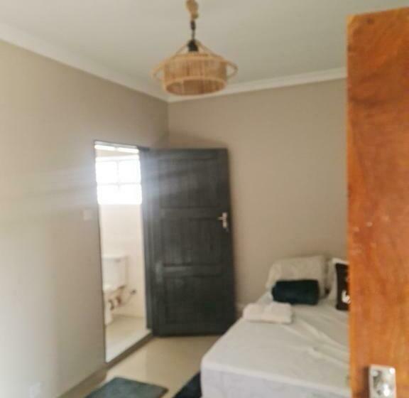 تختخواب و صبحانه Avon Garden Apartments Area 25