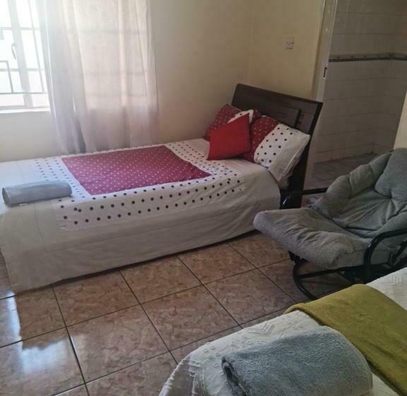 تختخواب و صبحانه Avon Garden Apartments Area 25