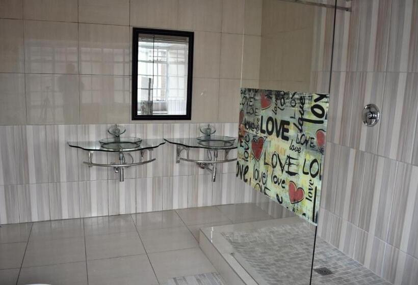 住宿加早餐 Iceberg Venue, Guest Lodge & Events Place