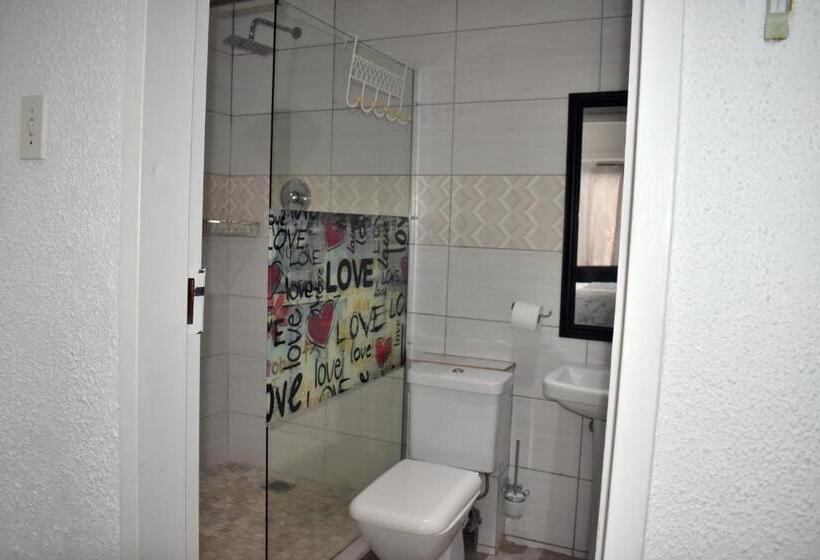 住宿加早餐 Iceberg Venue, Guest Lodge & Events Place