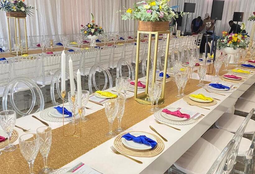 住宿加早餐 Iceberg Venue, Guest Lodge & Events Place