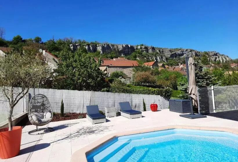 Majatalo Au Dela Des Vignes