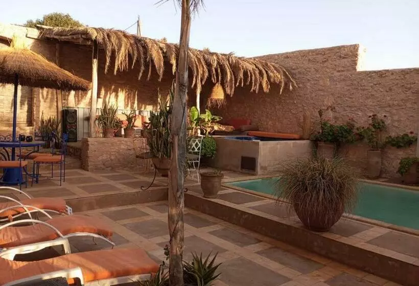 تختخواب و صبحانه Chateau D Orient