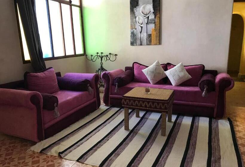 Bed and Breakfast Chateau D Orient