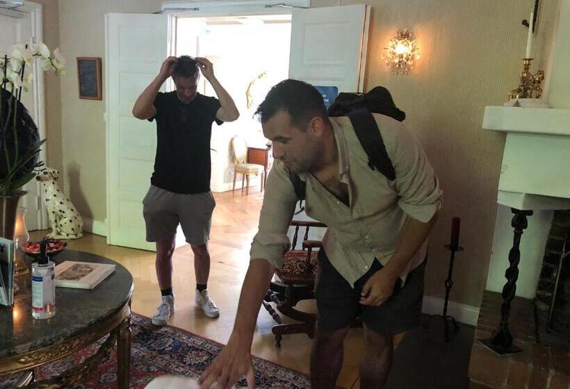 تختخواب و صبحانه Herrgårds Hotell Gyllene Hästen