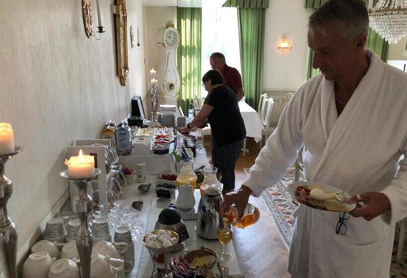 تختخواب و صبحانه Herrgårds Hotell Gyllene Hästen