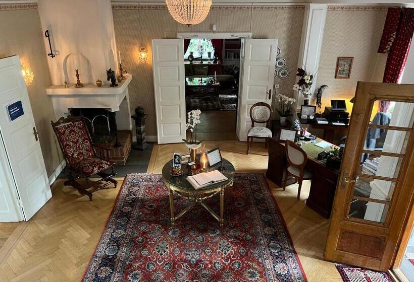 تختخواب و صبحانه Herrgårds Hotell Gyllene Hästen