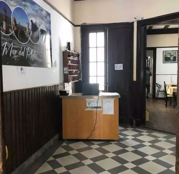تختخواب و صبحانه La Casona