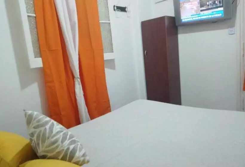 تختخواب و صبحانه La Casona