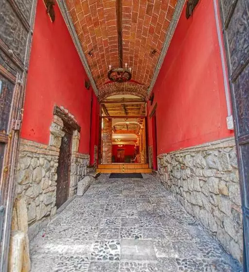 هتل Iskay Boutique Hostel