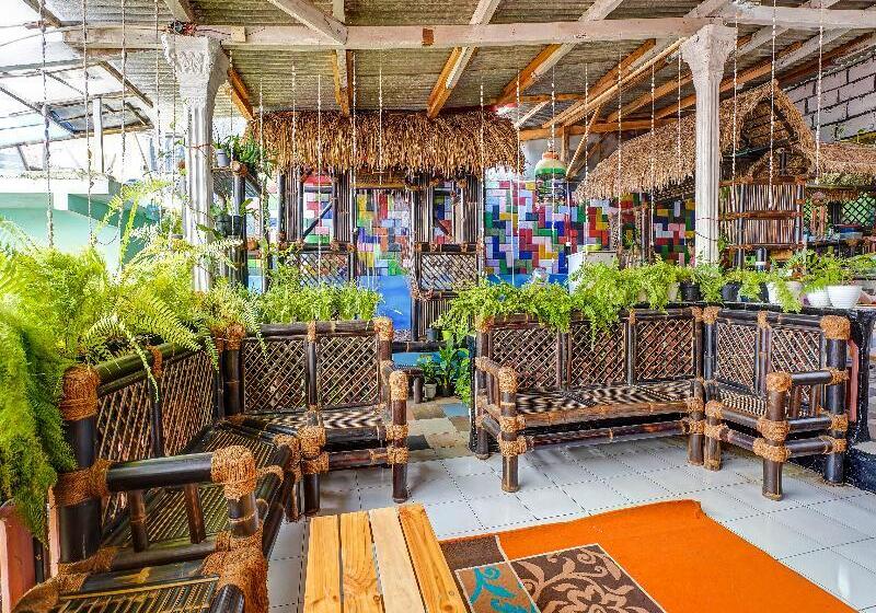 בית מלון כפרי Oyo Homes 91103 Desa Wisata Lembah Gunung Tumpeng