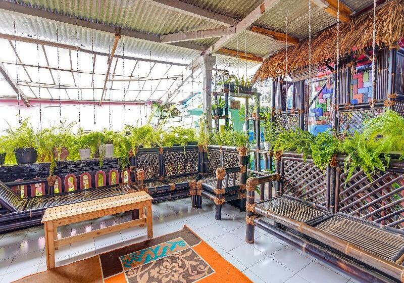 בית מלון כפרי Oyo Homes 91103 Desa Wisata Lembah Gunung Tumpeng