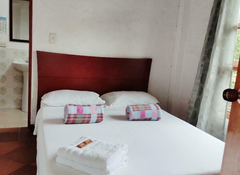 ベッドアンドブレックファースト Campestre Amathea