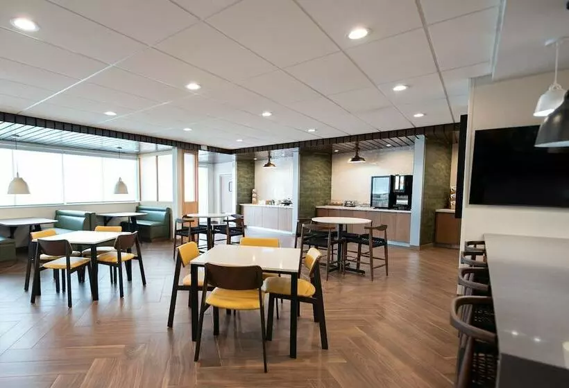 هتل Fairfield By Marriott Inn & Suites Kingsport