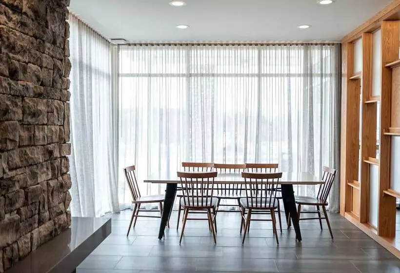 هتل Fairfield By Marriott Inn & Suites Kingsport