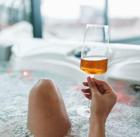 هتل Millennium By Aycon