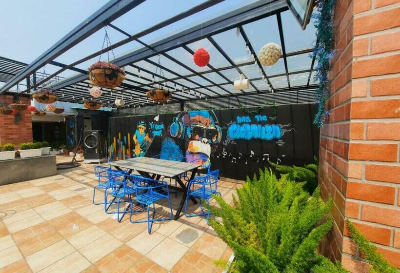 ホテル The Eleganza