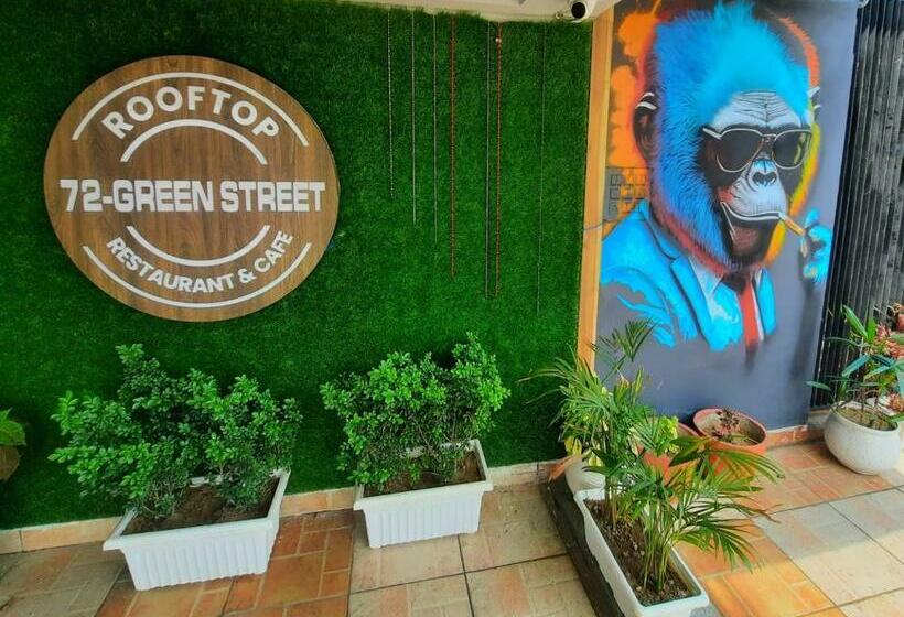 ホテル The Eleganza