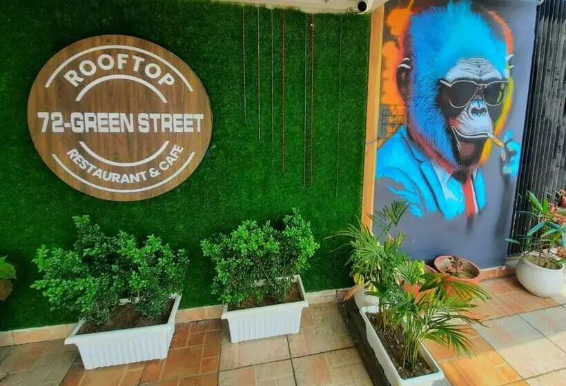 ホテル The Eleganza