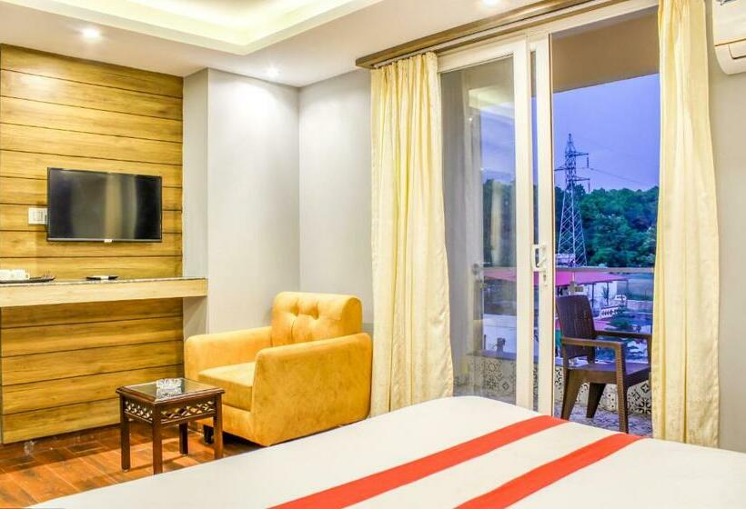 ホテル The Eleganza