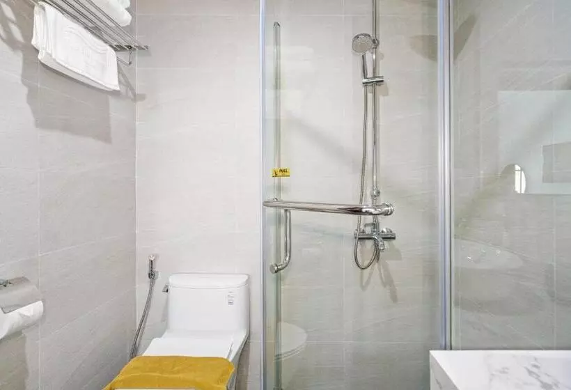 هتل The Enchanted