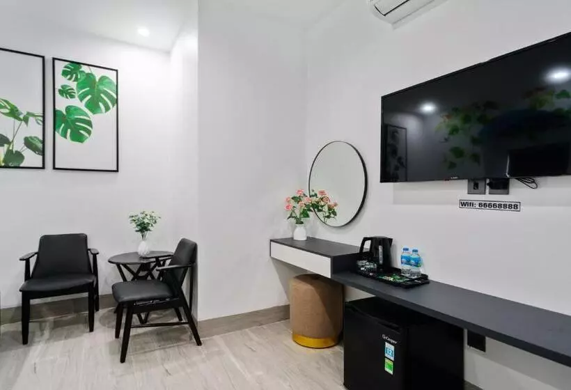 هتل The Enchanted