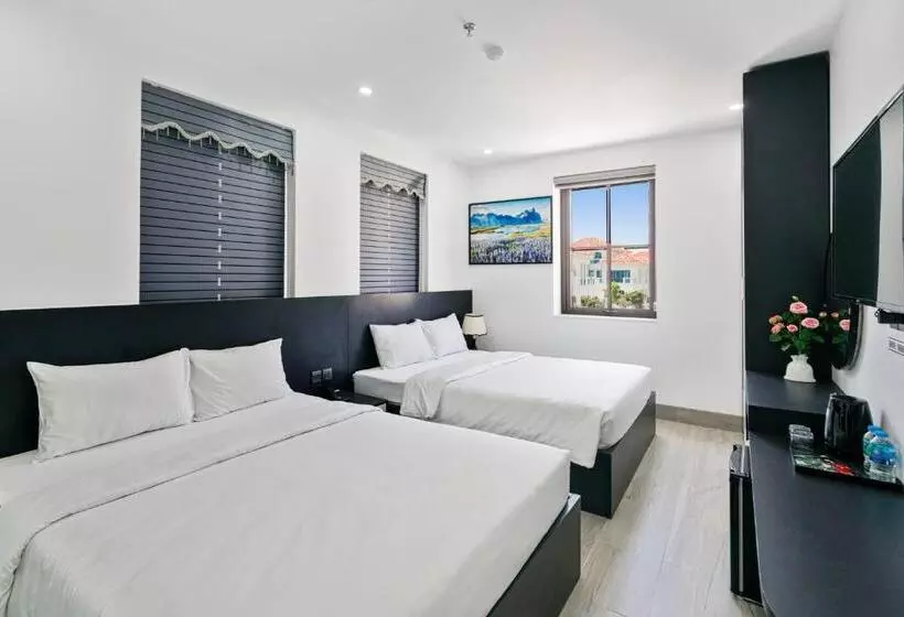 هتل The Enchanted