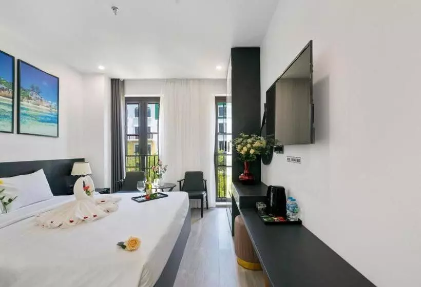 هتل The Enchanted