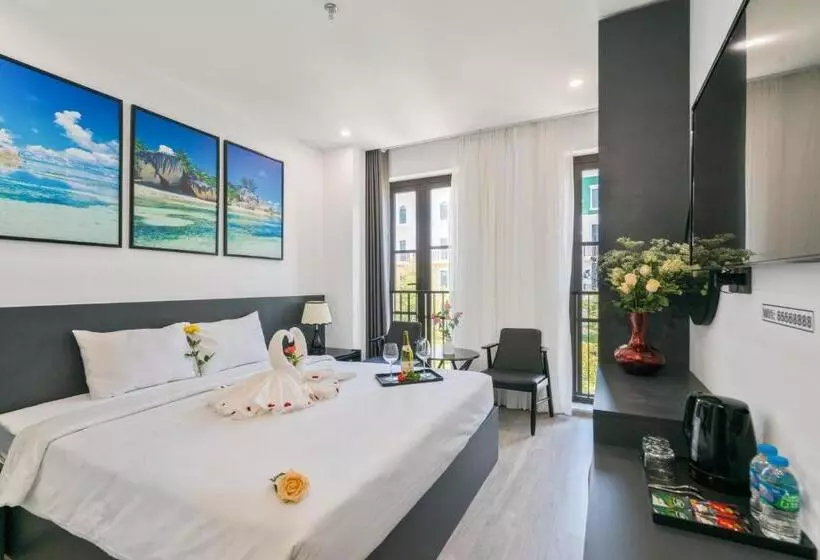 هتل The Enchanted