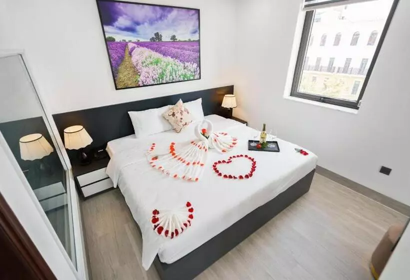 هتل The Enchanted