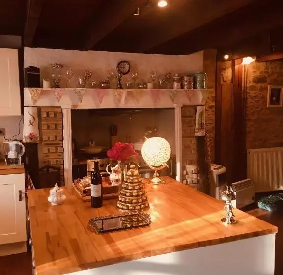 Aamiaismajoitus (B&B) Maison Blanche De Hudson