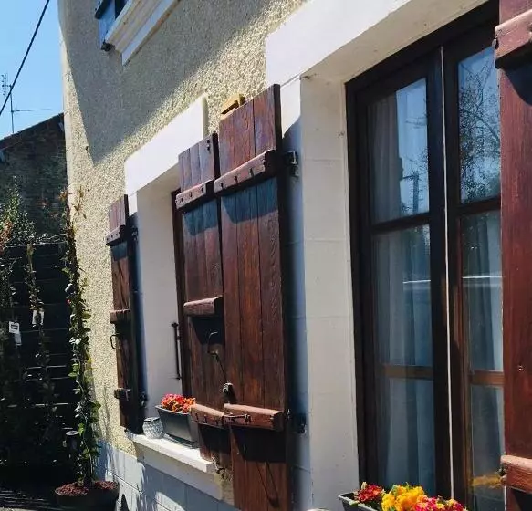 Aamiaismajoitus (B&B) Maison Blanche De Hudson