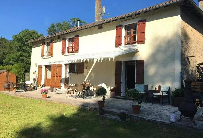 Aamiaismajoitus (B&B) Maison Blanche De Hudson