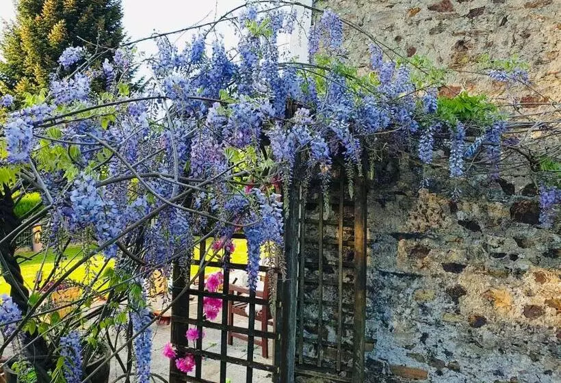 Aamiaismajoitus (B&B) Maison Blanche De Hudson