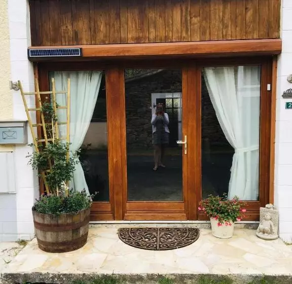 Aamiaismajoitus (B&B) Maison Blanche De Hudson