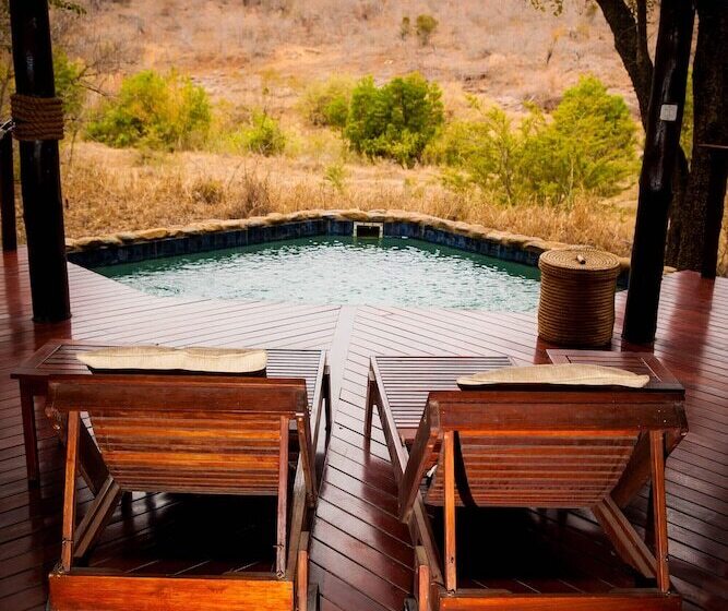 Amakhosi Safari Lodge And Spa