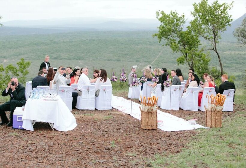 Amakhosi Safari Lodge And Spa