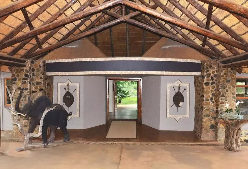 Amakhosi Safari Lodge And Spa