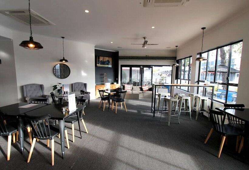 Coffee House Apartment Motel