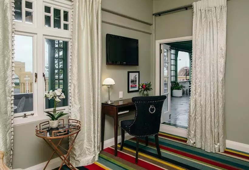 هتل Art Deco Masonic