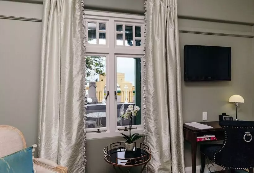 هتل Art Deco Masonic