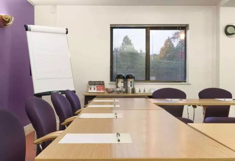 Hotel Days Inn Chesterfield Tibshelf