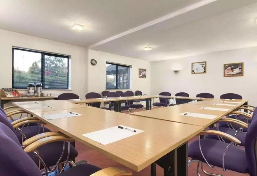 Hotel Days Inn Chesterfield Tibshelf