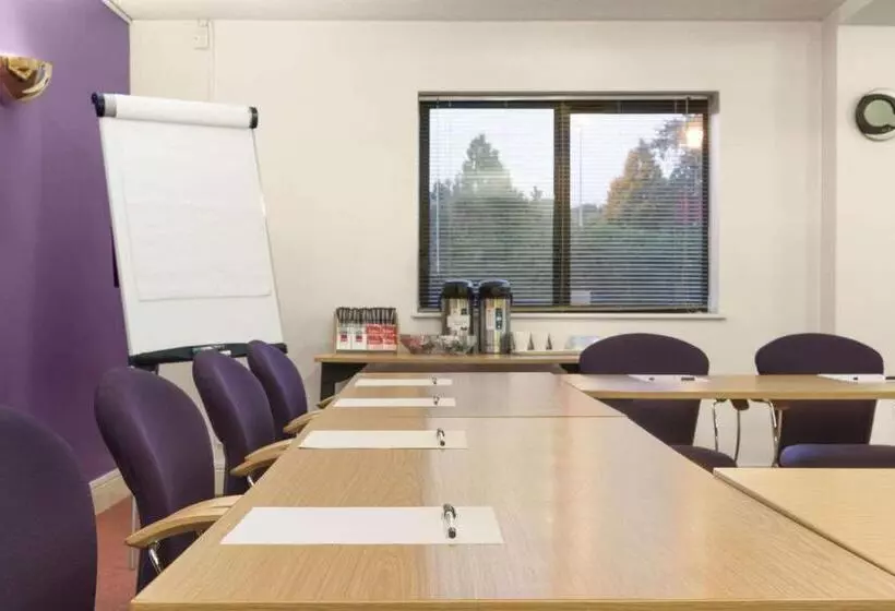 Hotel Days Inn Chesterfield Tibshelf