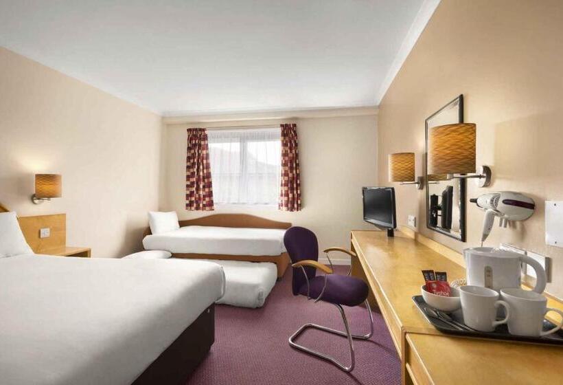 Hotel Days Inn Chesterfield   Tibshelf