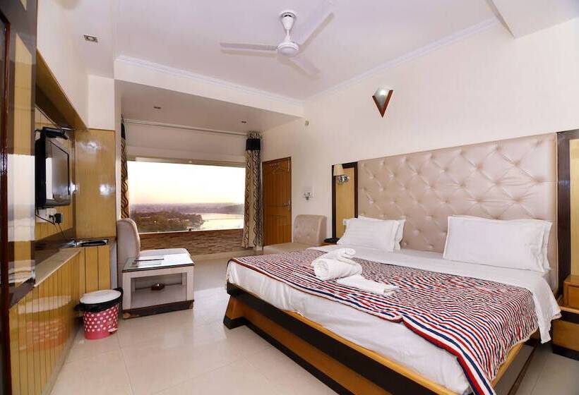 בית מלון כפרי Ganesha Inn Ganga View