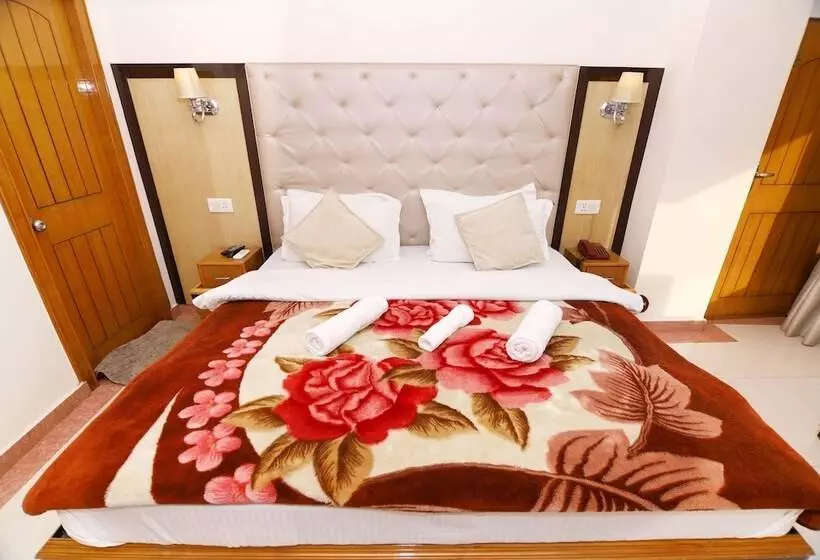 Отель Ganesha Inn Ganga View