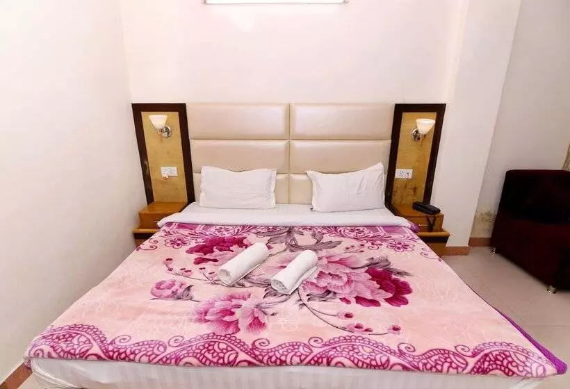 Отель Ganesha Inn Ganga View