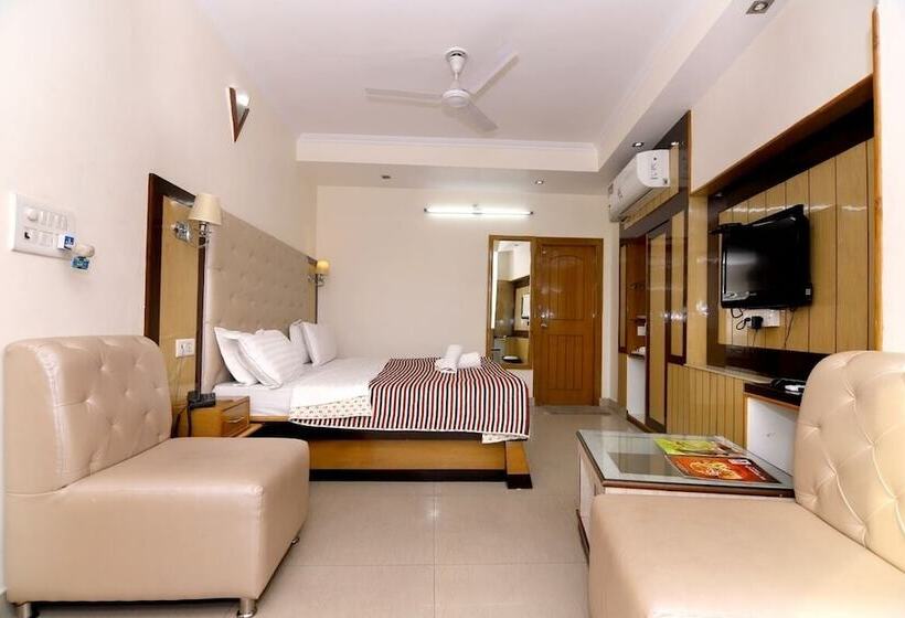 בית מלון כפרי Ganesha Inn Ganga View